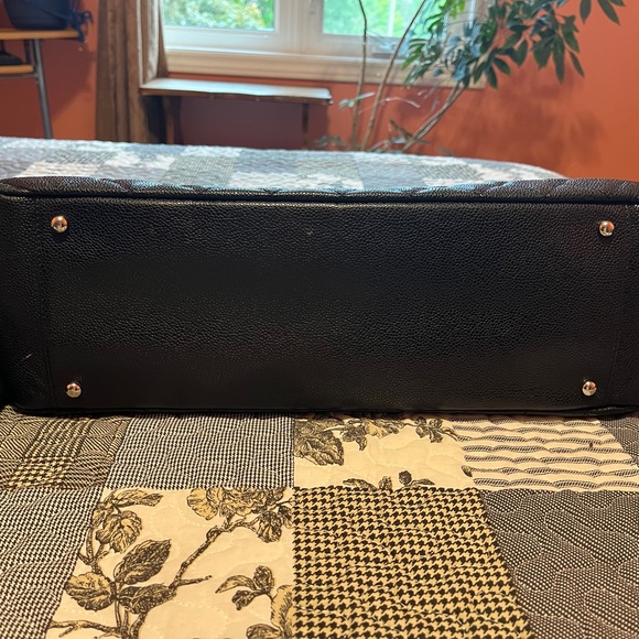 Chanel GST Bag - Picture 6 of 9